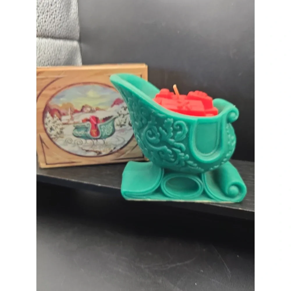 Christmas Candle Avon Sleigh Light Bayberry Fragrance W/Original Box